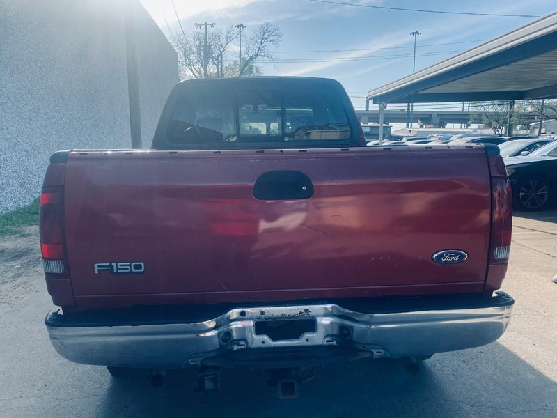 Ford F-150 Vehicle Full-screen Gallery Image 04