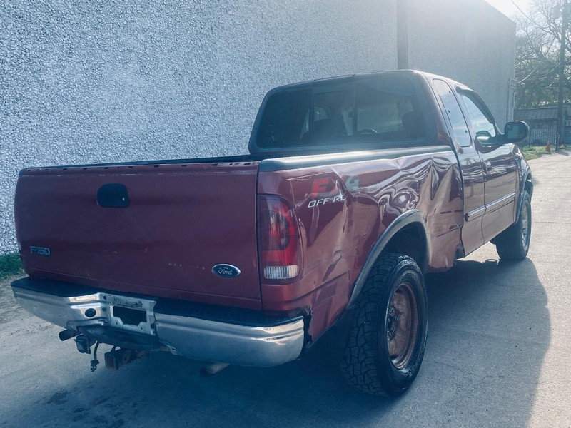 Ford F-150 Vehicle Full-screen Gallery Image 06