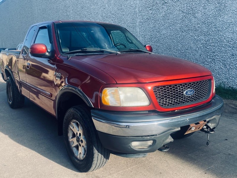 Ford F-150 Vehicle Full-screen Gallery Image 08