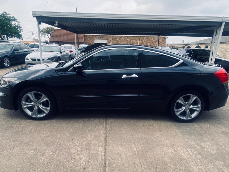 Honda Accord Coupe Vehicle Full-screen Gallery Image 02