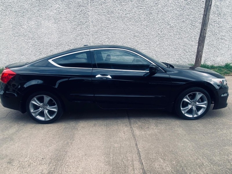 Honda Accord Coupe Vehicle Full-screen Gallery Image 07