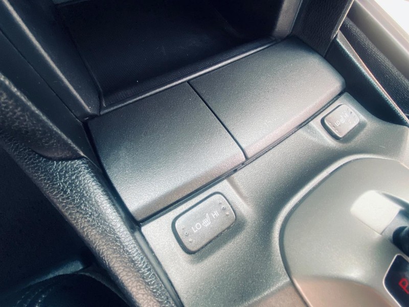 Honda Accord Coupe Vehicle Full-screen Gallery Image 21