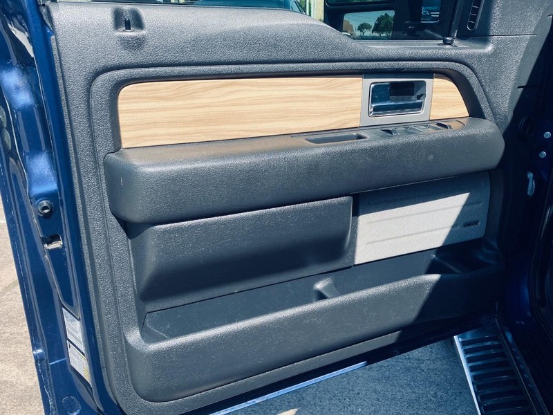 Ford F-150 Vehicle Full-screen Gallery Image 09