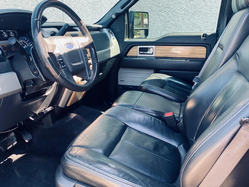 Ford F-150 Vehicle Full-screen Gallery Image 11