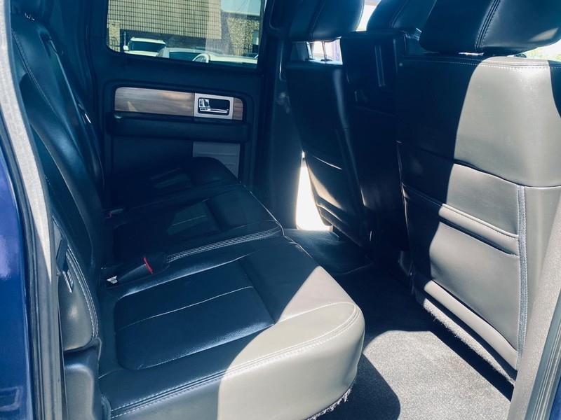 Ford F-150 Vehicle Full-screen Gallery Image 17