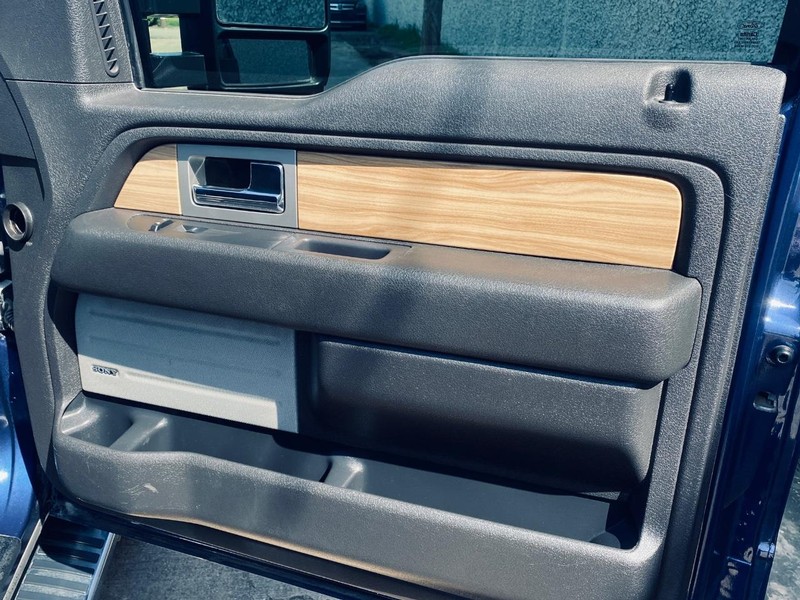 Ford F-150 Vehicle Full-screen Gallery Image 18