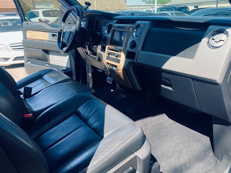 Ford F-150 Vehicle Full-screen Gallery Image 19