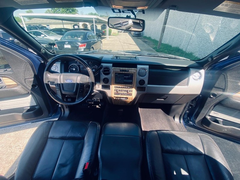 Ford F-150 Vehicle Full-screen Gallery Image 22