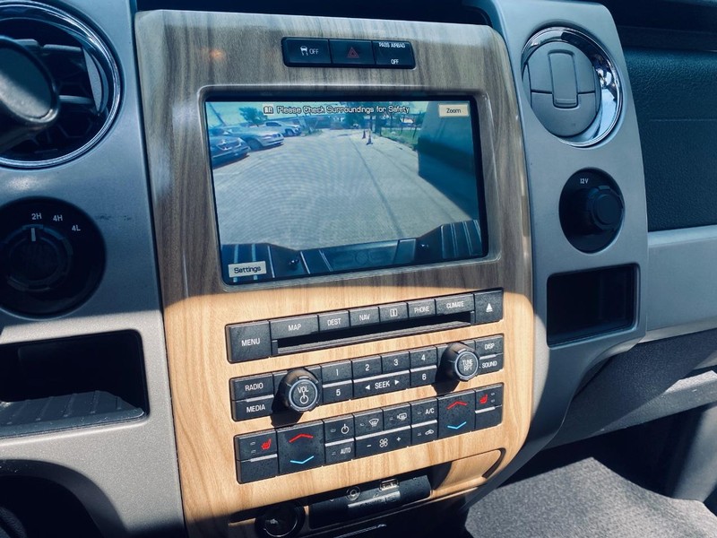 Ford F-150 Vehicle Full-screen Gallery Image 27