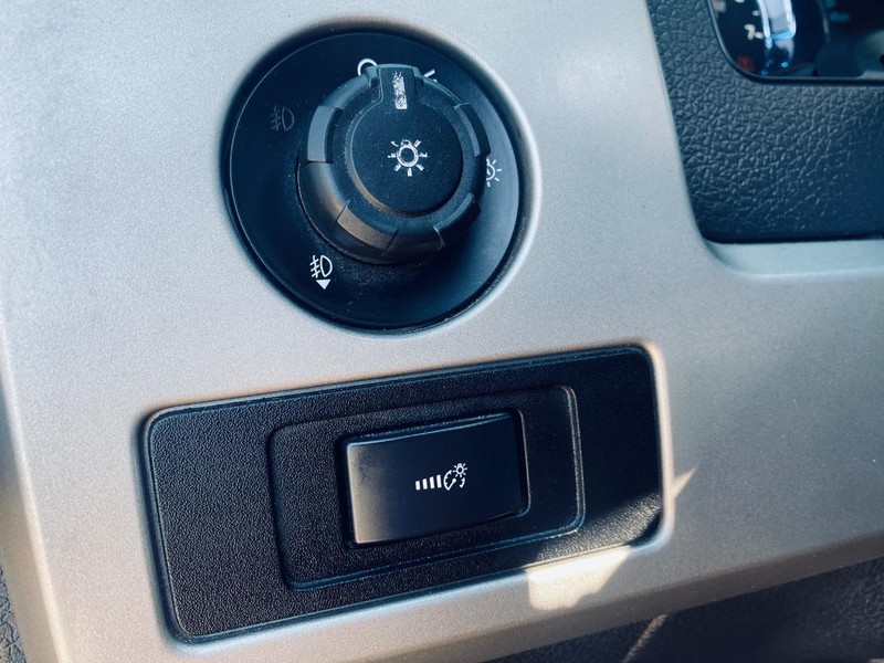 Ford F-150 Vehicle Full-screen Gallery Image 29