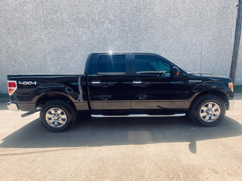 Ford F-150 Vehicle Full-screen Gallery Image 02