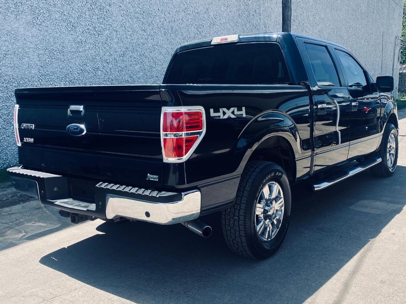 Ford F-150 Vehicle Full-screen Gallery Image 03
