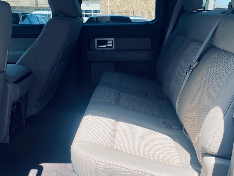 Ford F-150 Vehicle Full-screen Gallery Image 14