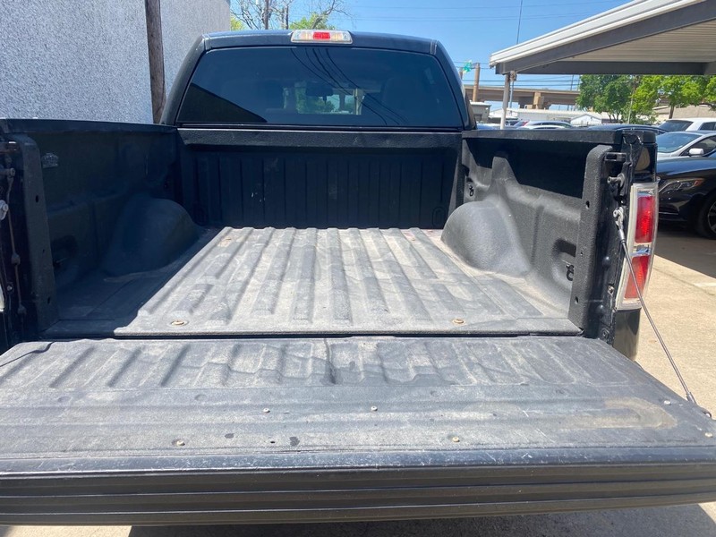 Ford F-150 Vehicle Full-screen Gallery Image 30