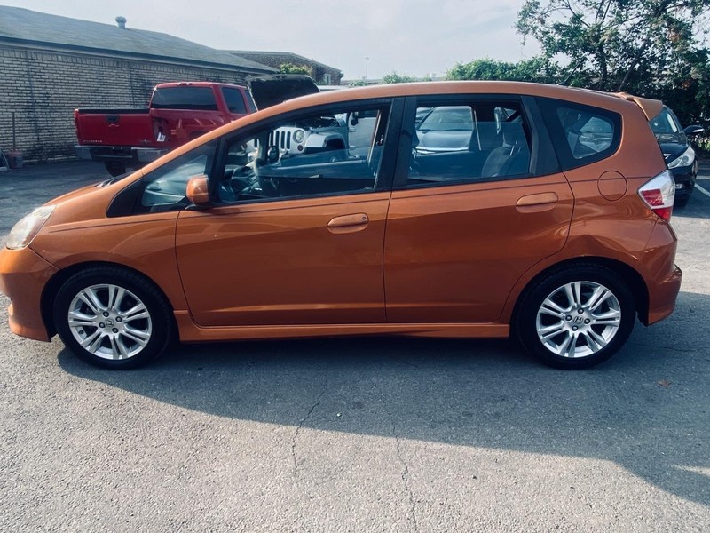 Honda Fit Vehicle Full-screen Gallery Image 02