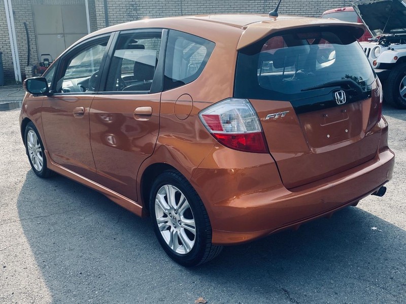 Honda Fit Vehicle Full-screen Gallery Image 03