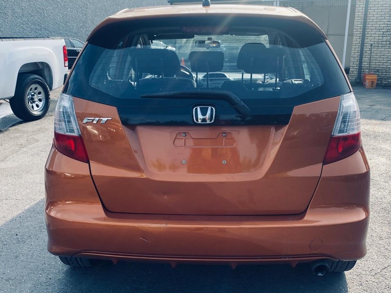Honda Fit Vehicle Full-screen Gallery Image 04