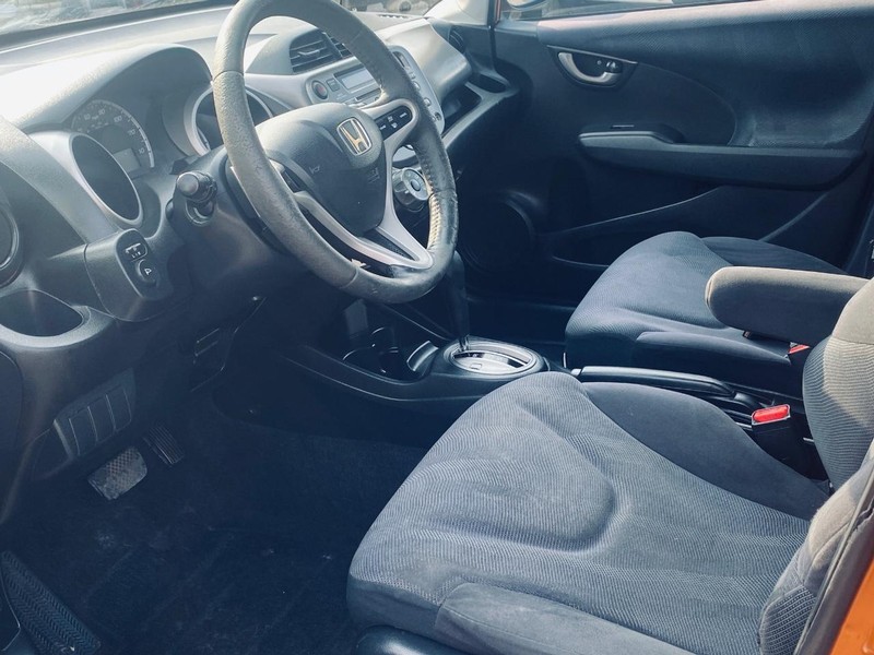 Honda Fit Vehicle Full-screen Gallery Image 12
