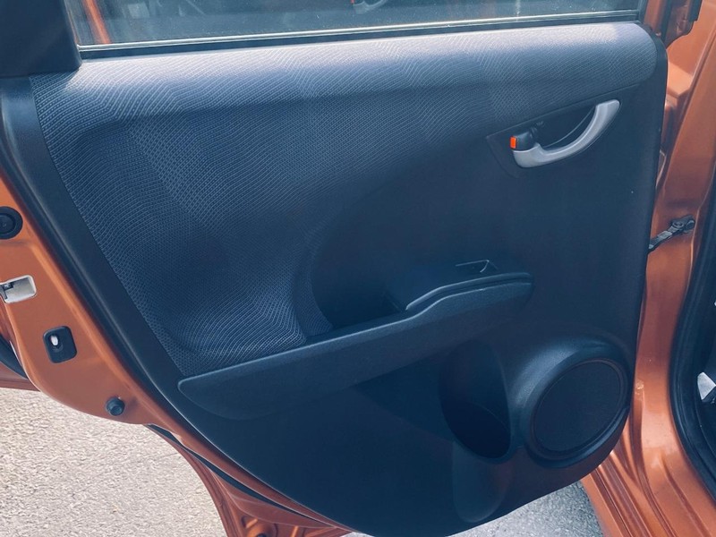 Honda Fit Vehicle Full-screen Gallery Image 13