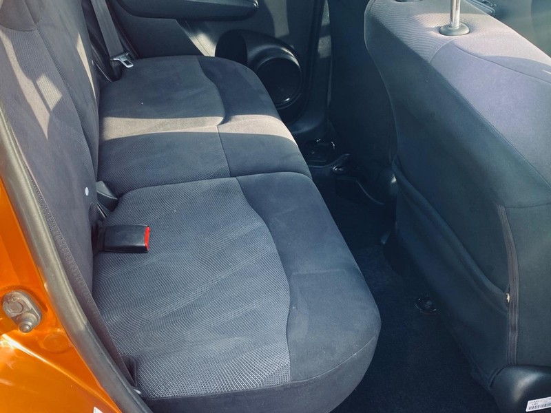 Honda Fit Vehicle Full-screen Gallery Image 18