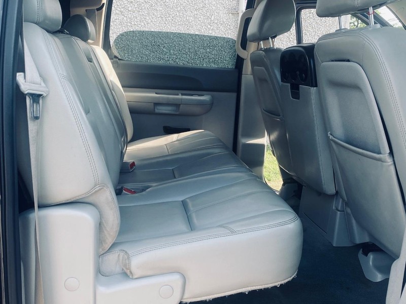 GMC Sierra 1500 Vehicle Full-screen Gallery Image 17