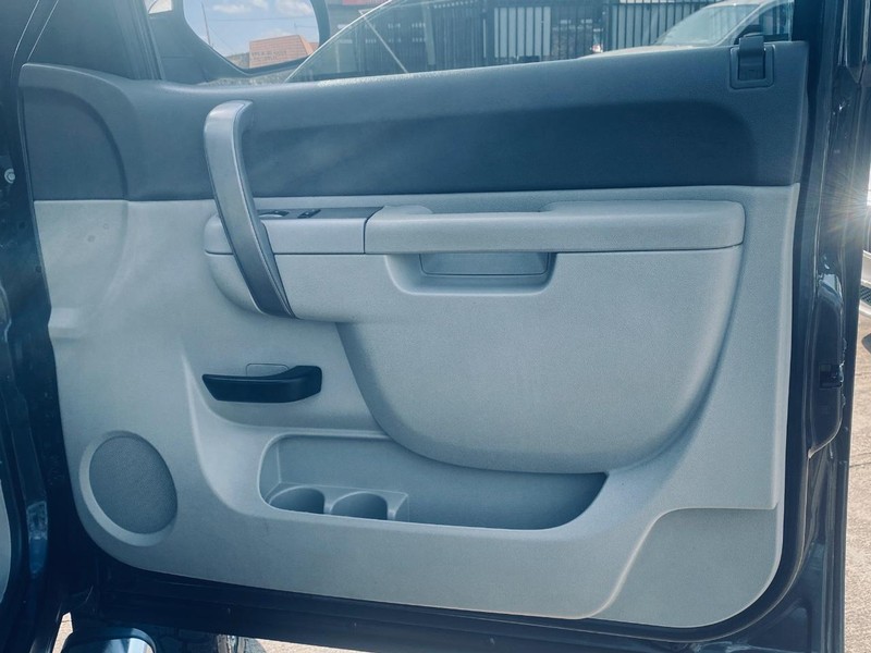 GMC Sierra 1500 Vehicle Full-screen Gallery Image 18