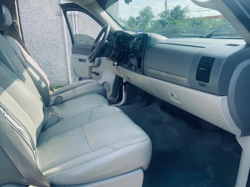 GMC Sierra 1500 Vehicle Full-screen Gallery Image 19
