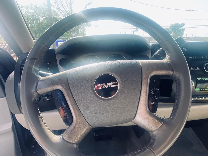 GMC Sierra 1500 Vehicle Full-screen Gallery Image 22