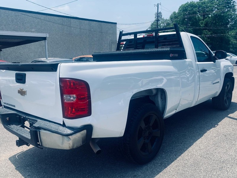 Chevrolet Silverado 1500 Vehicle Full-screen Gallery Image 03