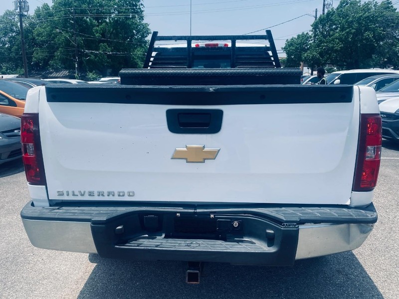 Chevrolet Silverado 1500 Vehicle Full-screen Gallery Image 04