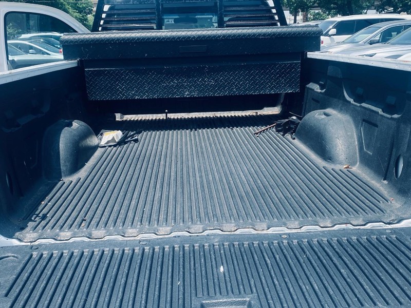Chevrolet Silverado 1500 Vehicle Full-screen Gallery Image 12