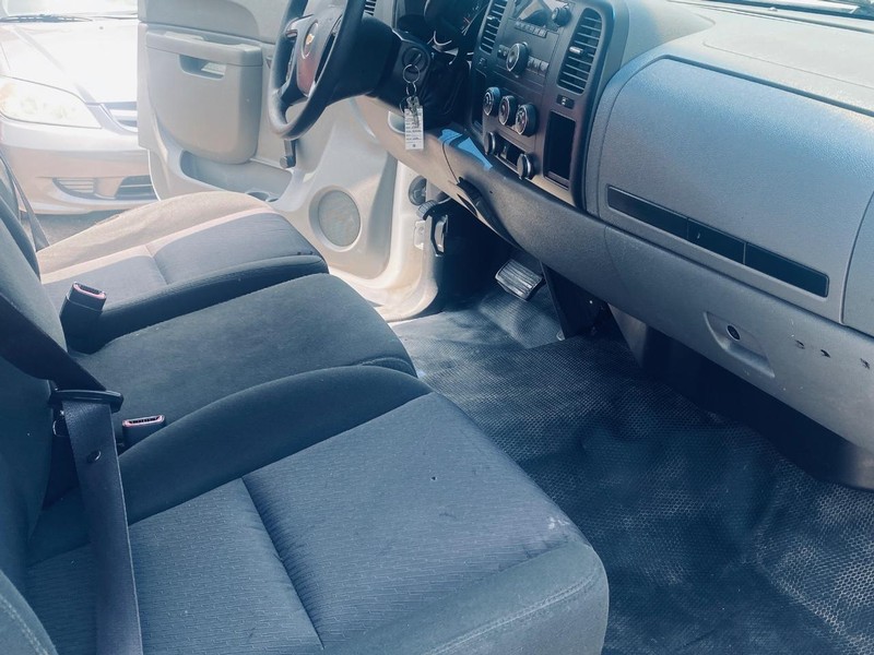 Chevrolet Silverado 1500 Vehicle Full-screen Gallery Image 14