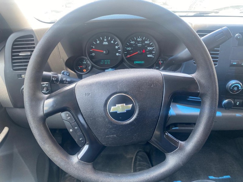 Chevrolet Silverado 1500 Vehicle Full-screen Gallery Image 17