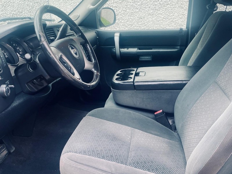 Chevrolet Silverado 1500 Vehicle Full-screen Gallery Image 11