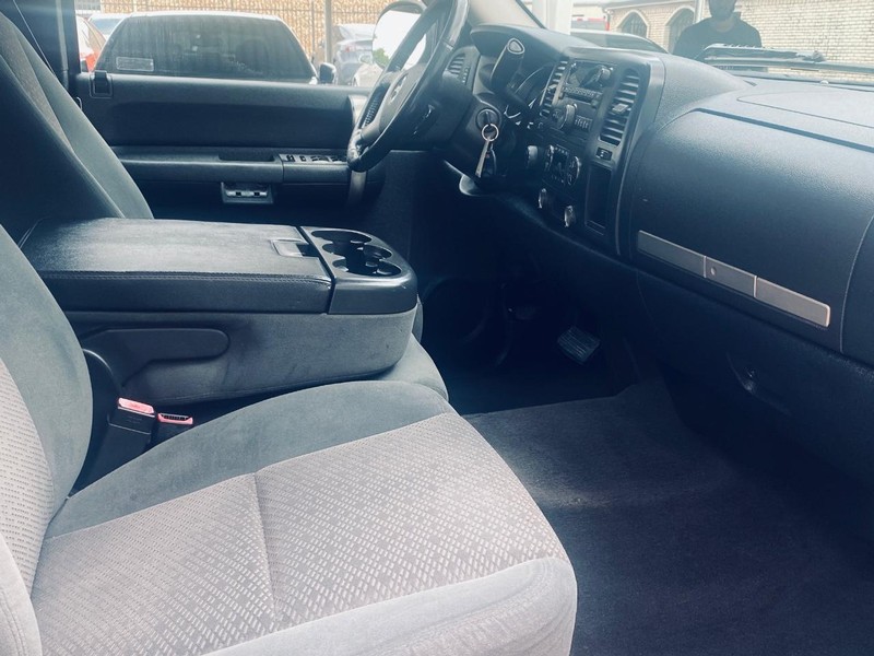 Chevrolet Silverado 1500 Vehicle Full-screen Gallery Image 17