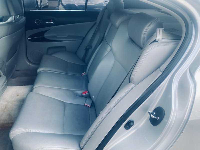 Lexus GS 430 Vehicle Full-screen Gallery Image 17