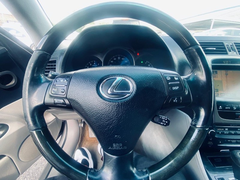 Lexus GS 430 Vehicle Full-screen Gallery Image 24