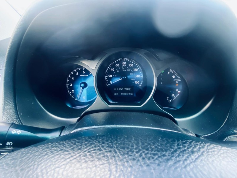 Lexus GS 430 Vehicle Full-screen Gallery Image 26