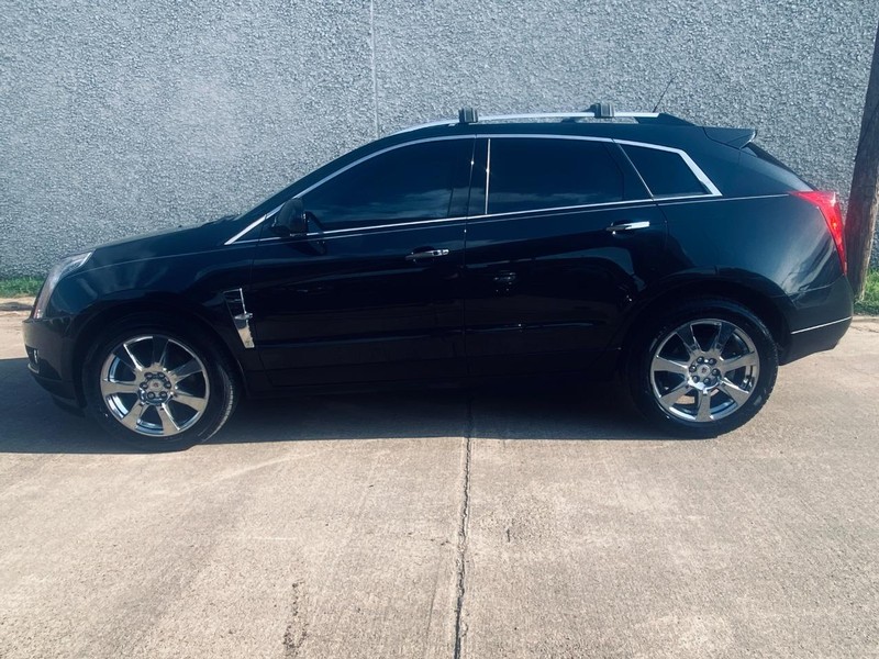 Cadillac SRX Vehicle Full-screen Gallery Image 02