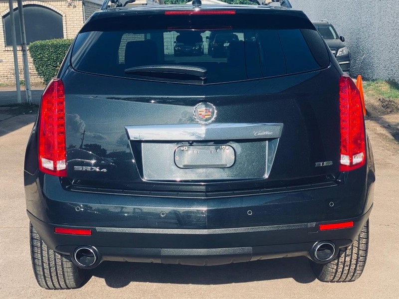 Cadillac SRX Vehicle Full-screen Gallery Image 04