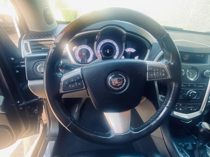 Cadillac SRX Vehicle Full-screen Gallery Image 27