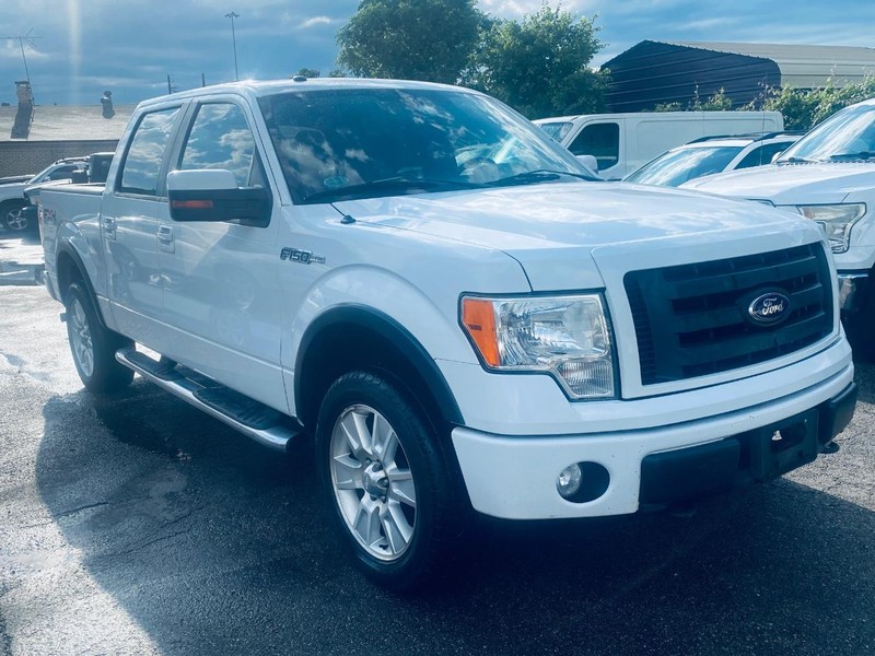 Ford F-150 Vehicle Full-screen Gallery Image 08