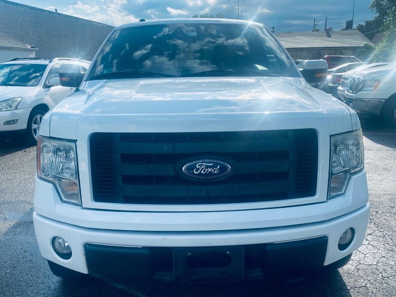 Ford F-150 Vehicle Full-screen Gallery Image 09