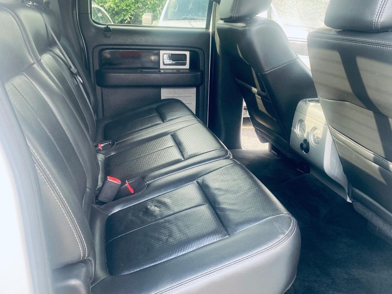 Ford F-150 Vehicle Full-screen Gallery Image 18