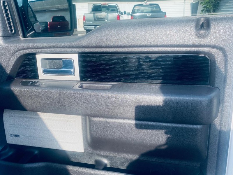 Ford F-150 Vehicle Full-screen Gallery Image 19