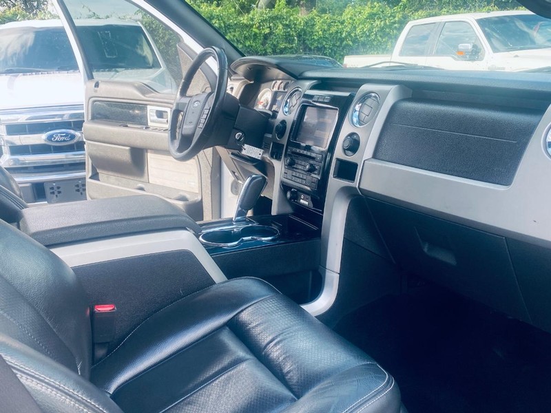 Ford F-150 Vehicle Full-screen Gallery Image 21