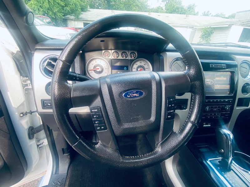 Ford F-150 Vehicle Full-screen Gallery Image 23