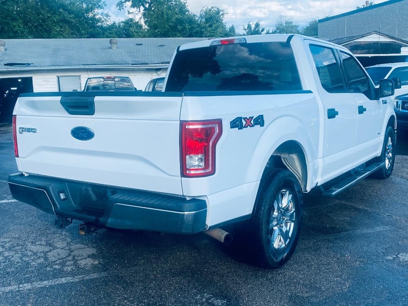 Ford F-150 Vehicle Full-screen Gallery Image 03