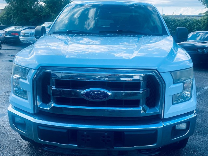 Ford F-150 Vehicle Full-screen Gallery Image 09