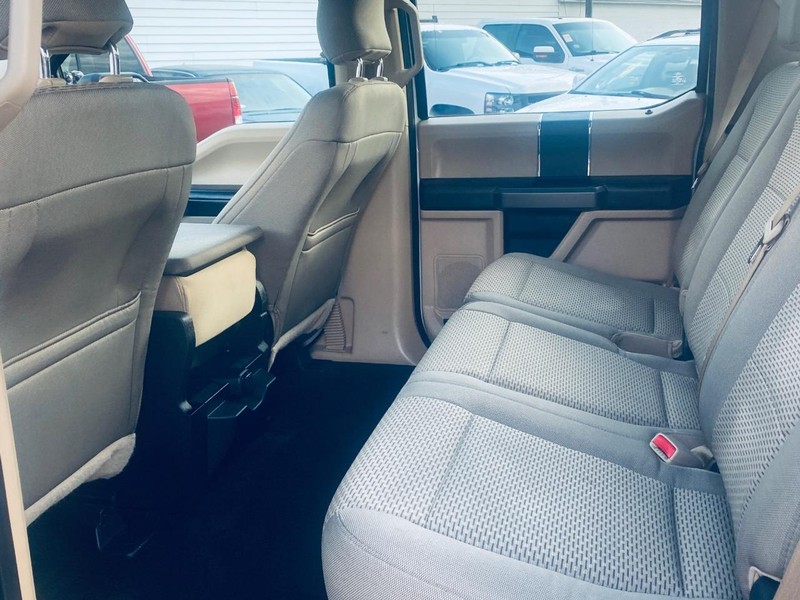 Ford F-150 Vehicle Full-screen Gallery Image 14